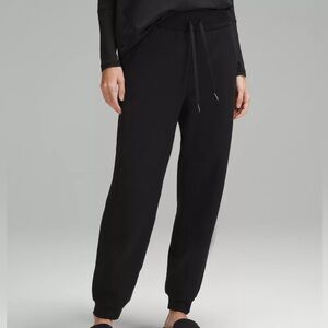 Lululemon Scuba High-Rise Jogger